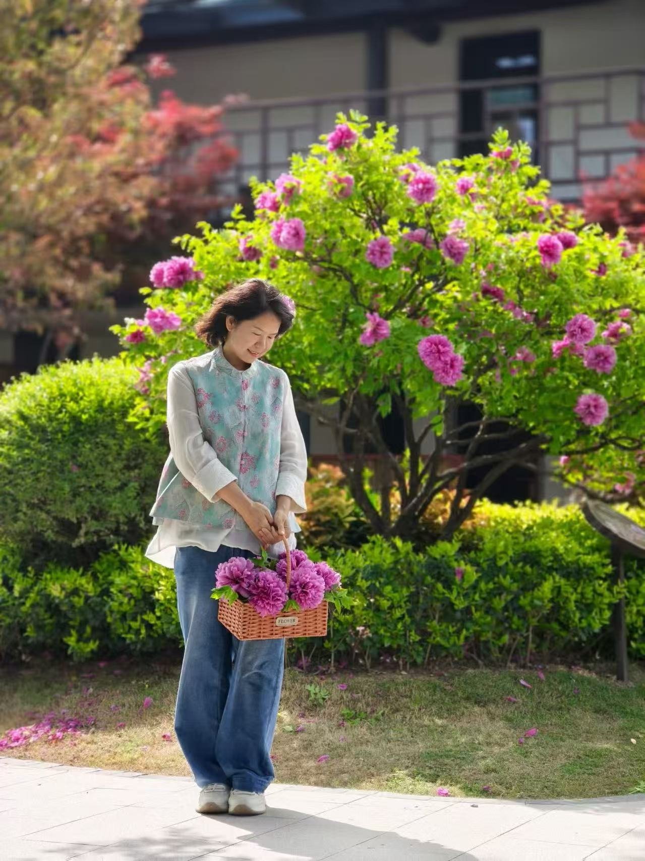 Random and lost tag large flower tree peony with flowers - Image 4